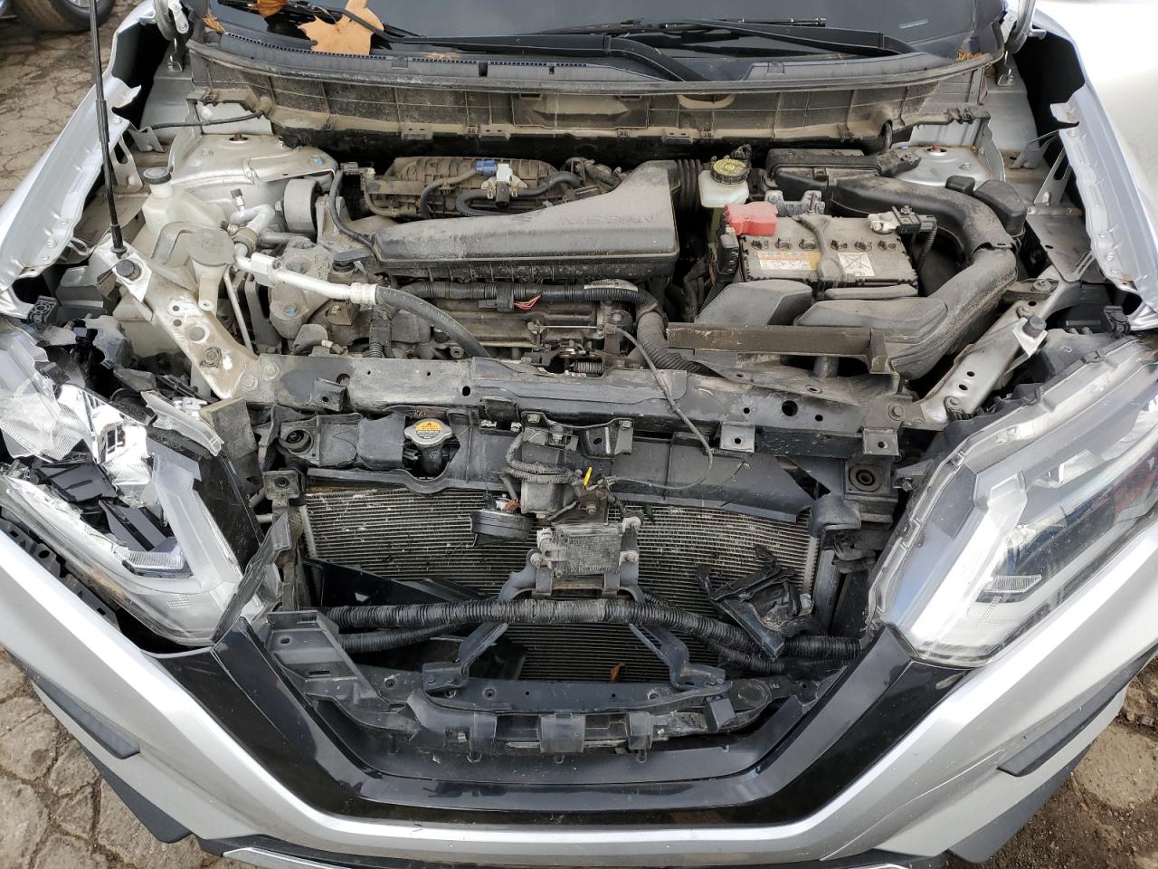 2020 Nissan Rogue - Image 12