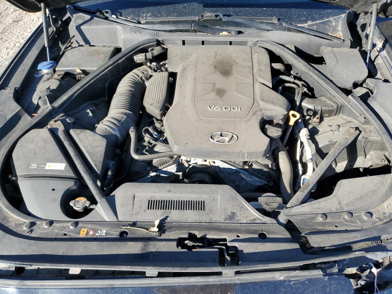2016 Hyundai Genesis - Image 11