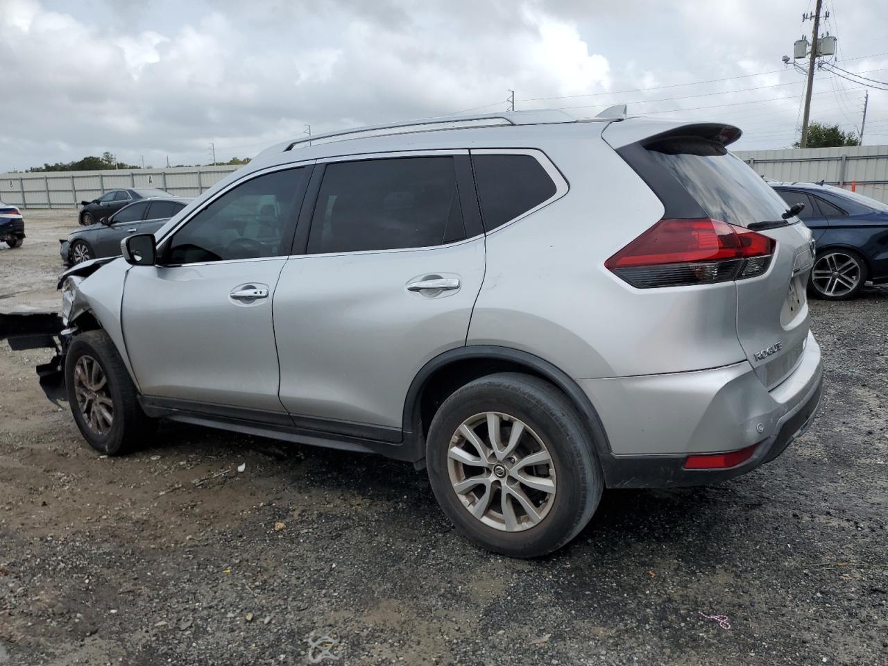 2019 Nissan Rogue - Image 2
