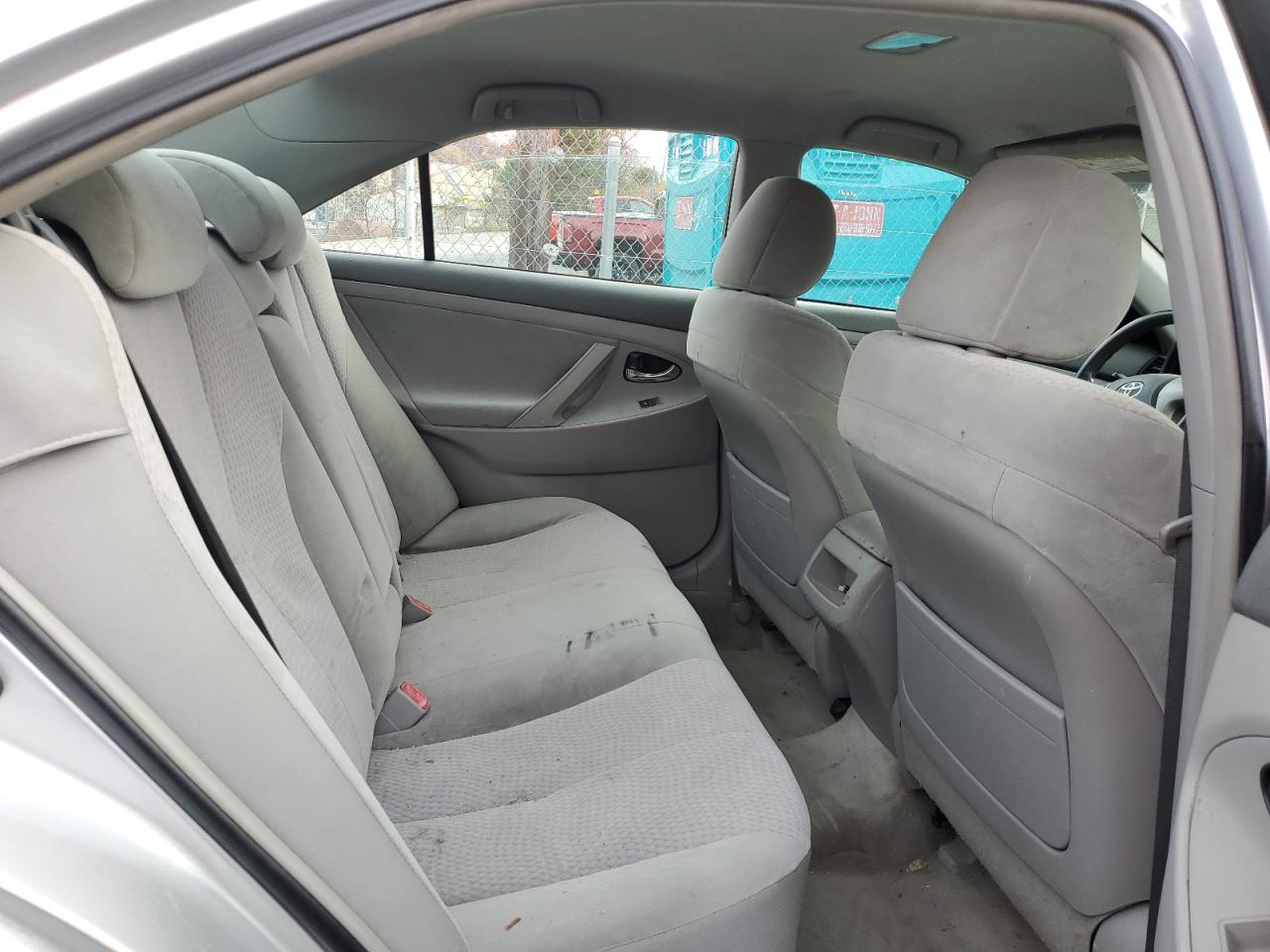 2011 Toyota Camry - Image 10