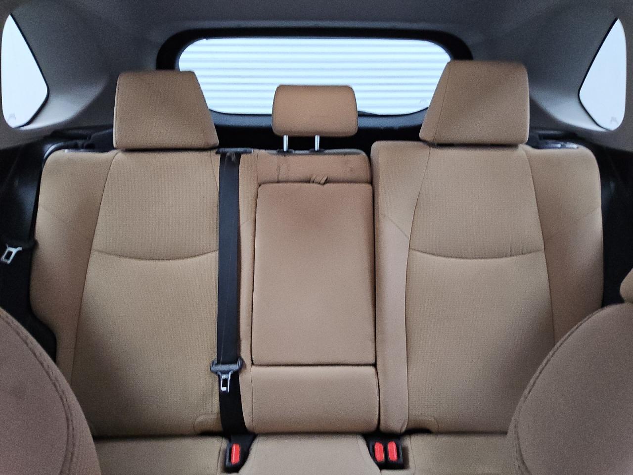 2022 Toyota RAV 4 - Image 10