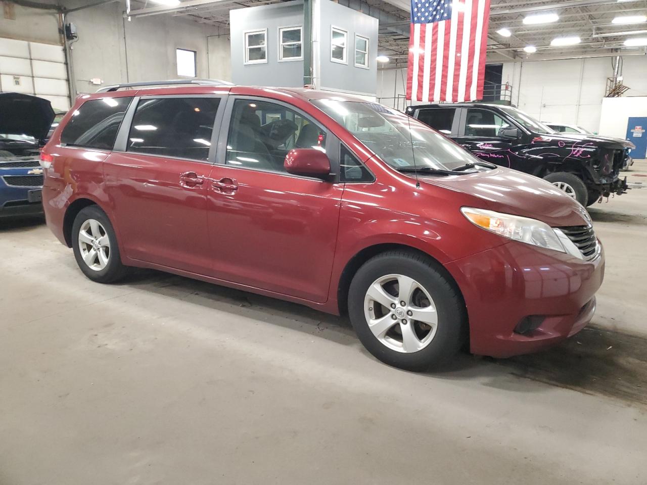 2011 Toyota Sienna - Image 4