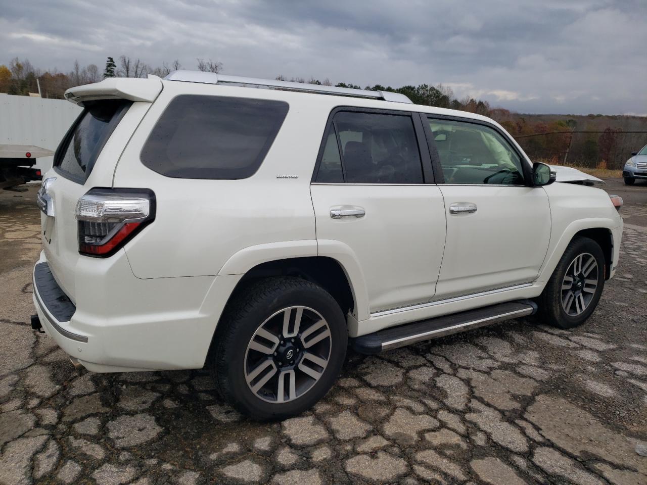 VIN JTEBU5JR2J5534205 2018 TOYOTA 4RUNNER no.3