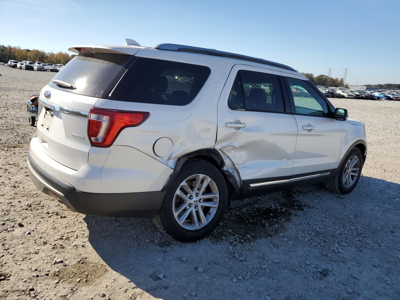 2016 Ford Explorer - Image 3