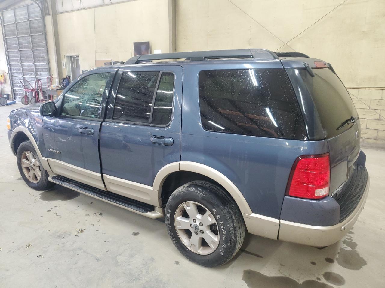 2005 Ford Explorer - Image 2