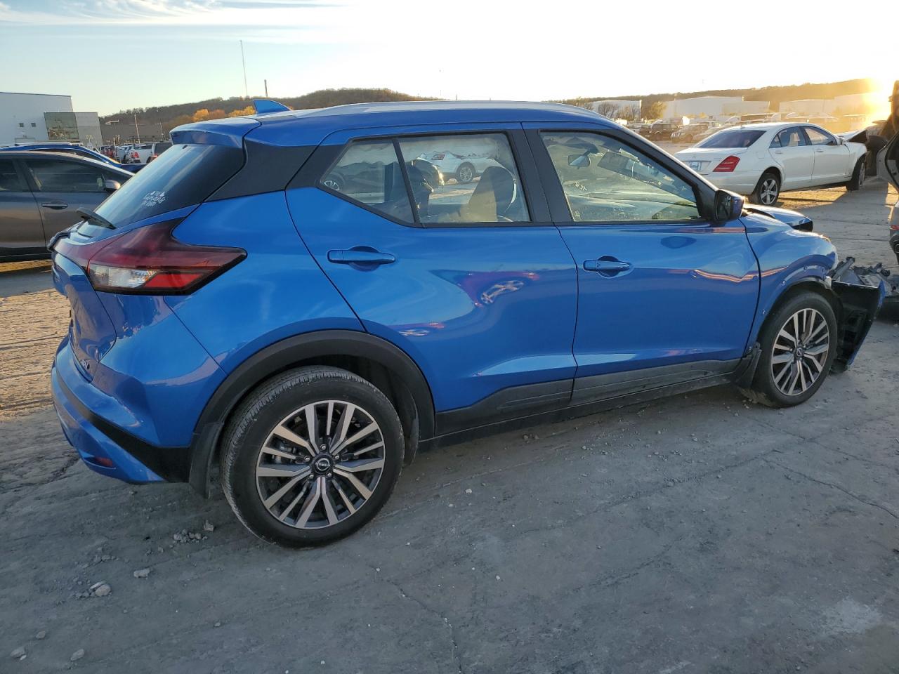 2022 Nissan Kicks - Image 3