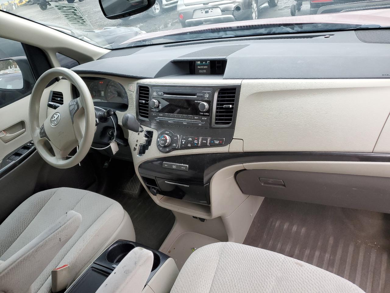 2013 Toyota Sienna - Image 8