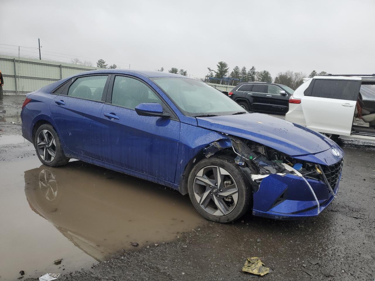 2023 Hyundai Elantra - Image 4