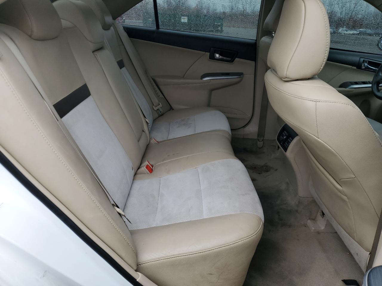 2012 Toyota Camry - Image 10