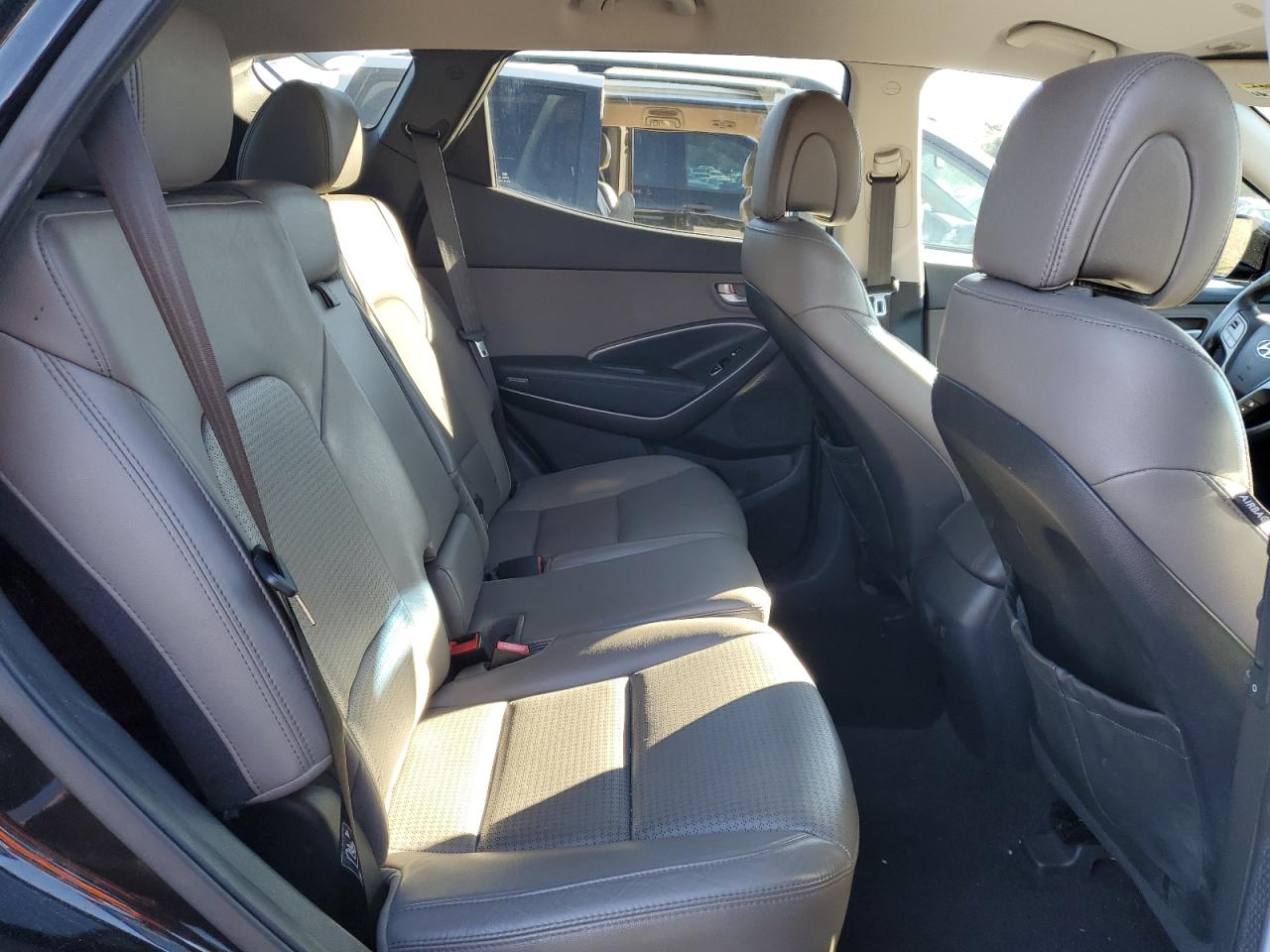 2013 Hyundai Santa Fe - Image 11