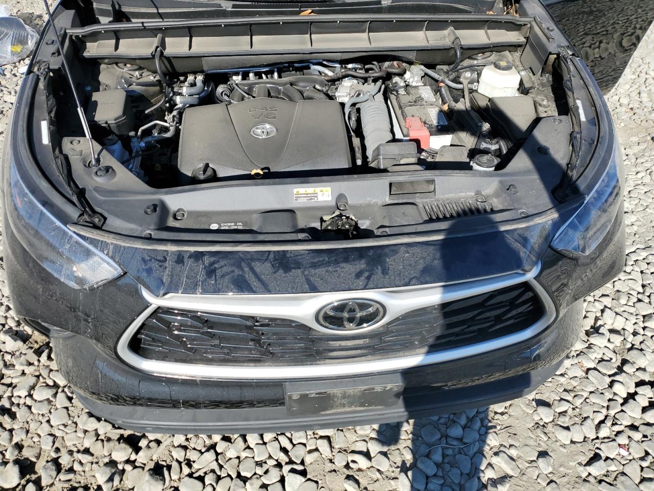 2022 Toyota Highlander - Image 12
