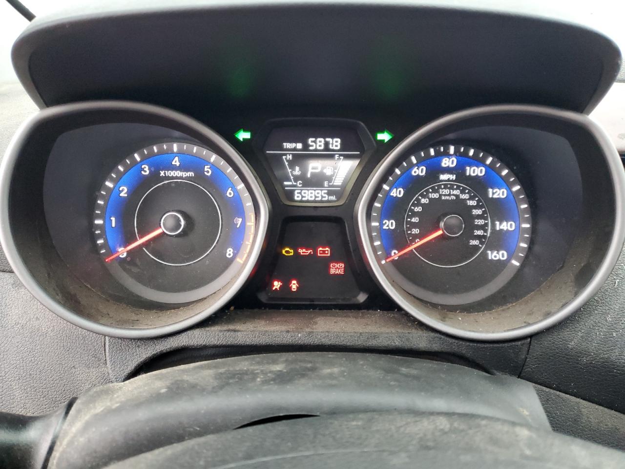 2015 Hyundai Elantra - Image 9