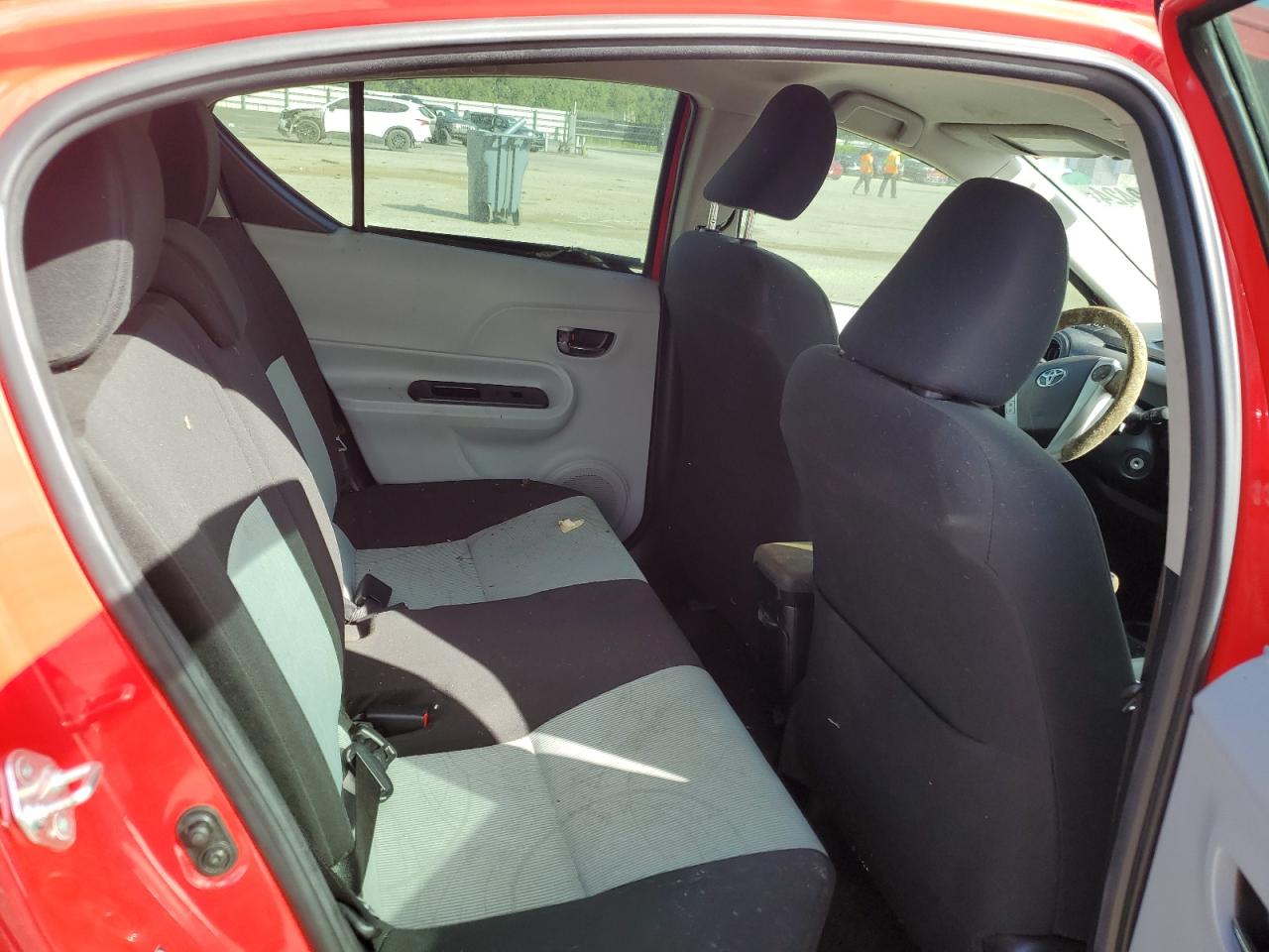2013 Toyota Prius - Image 10