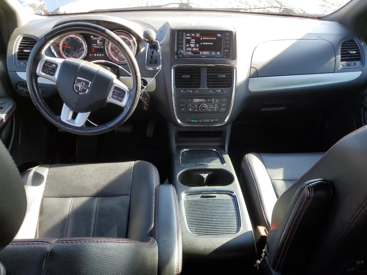 2019 Dodge Caravan - Image 8