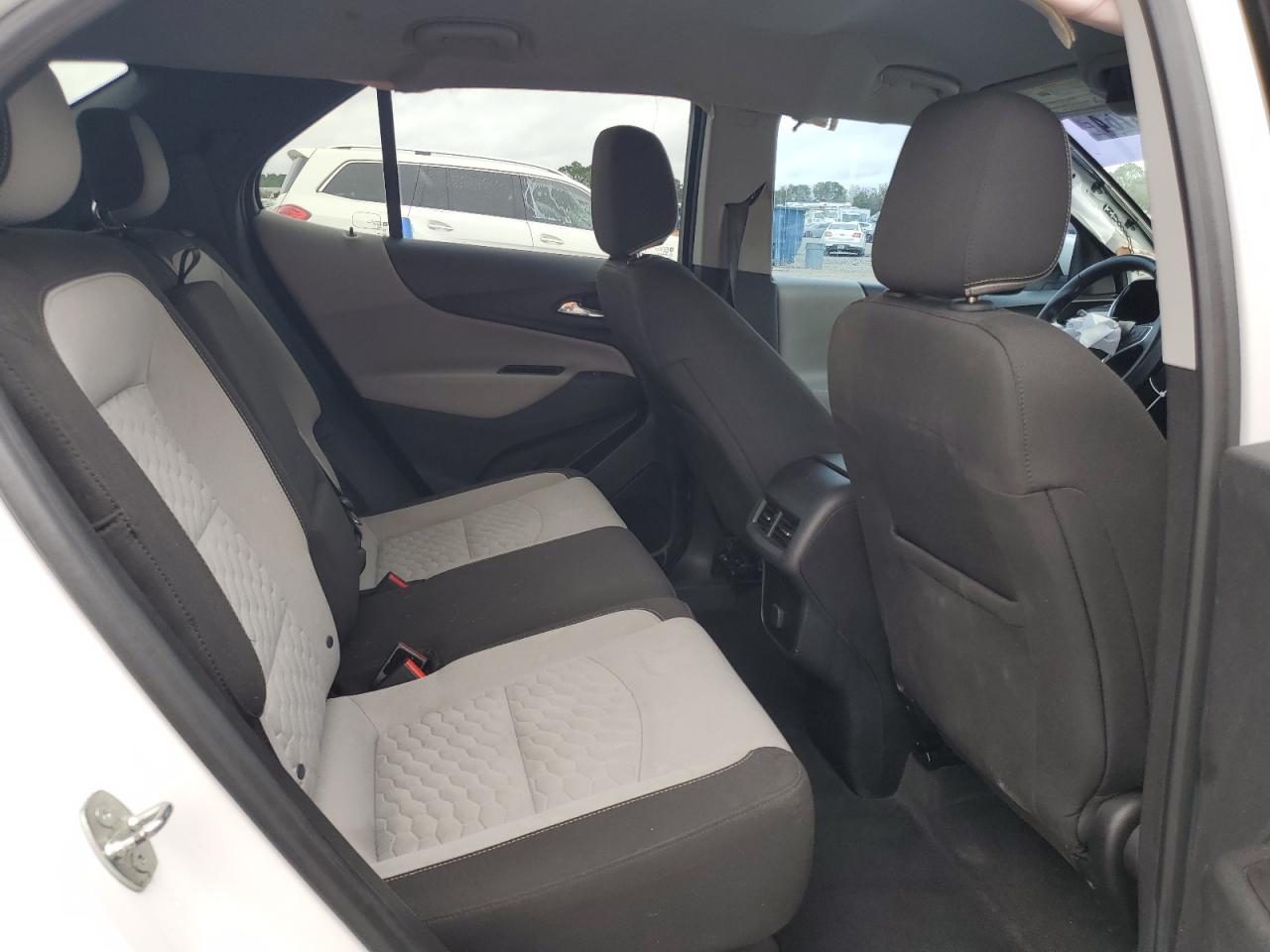 2018 Chevrolet Equinox - Image 11