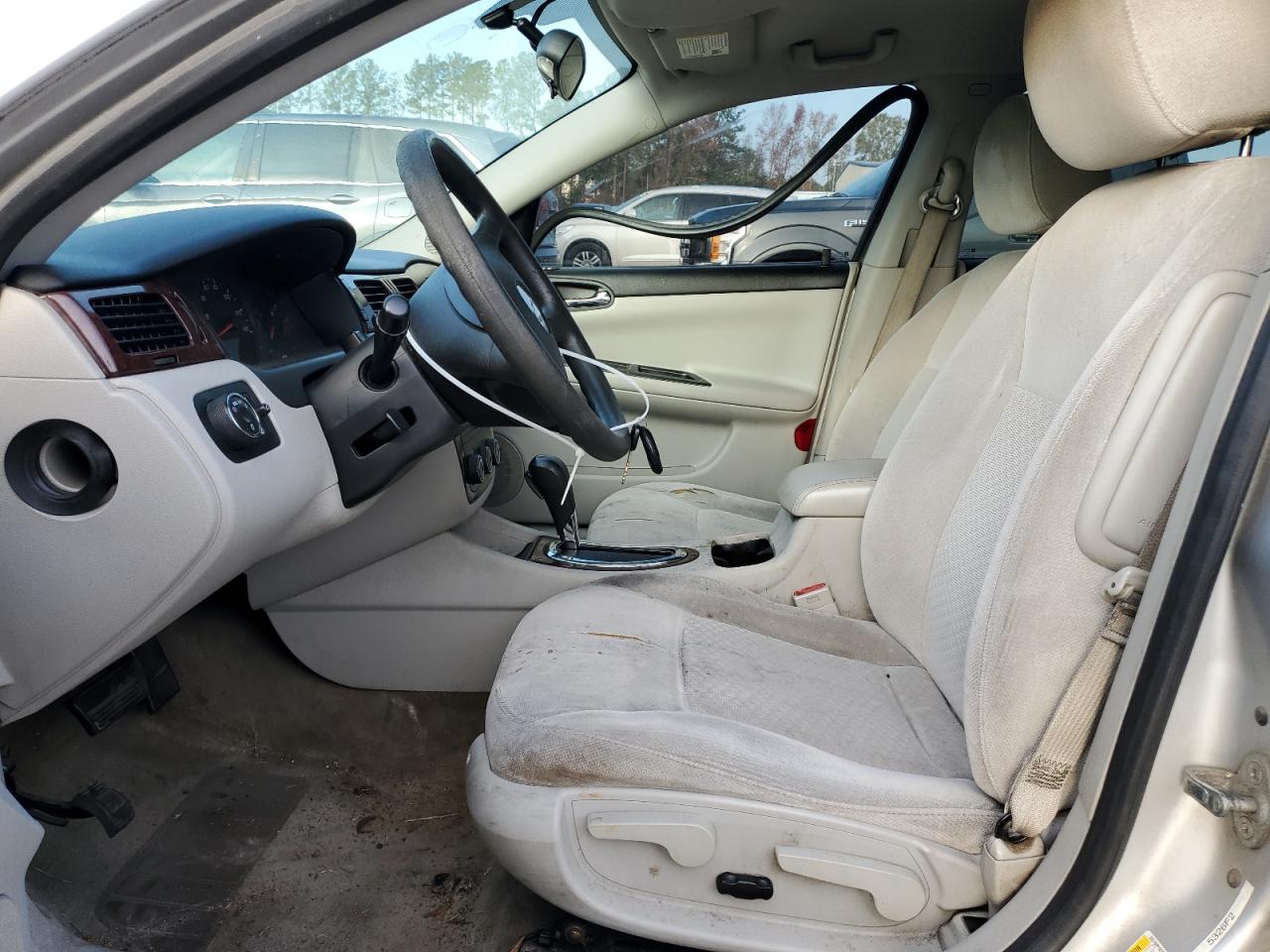 2011 Chevrolet Impala - Image 7