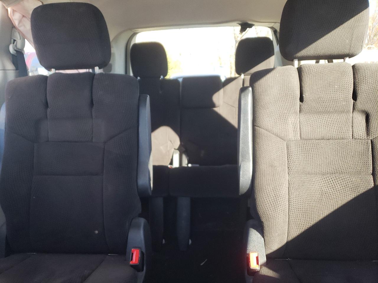 2013 Dodge Caravan - Image 10