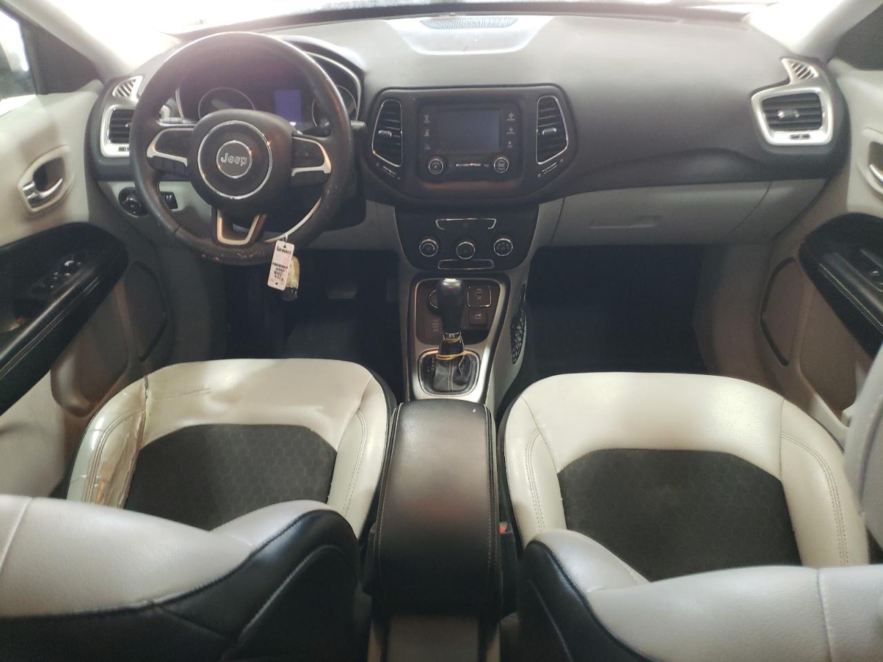 2018 Jeep Compass - Image 8