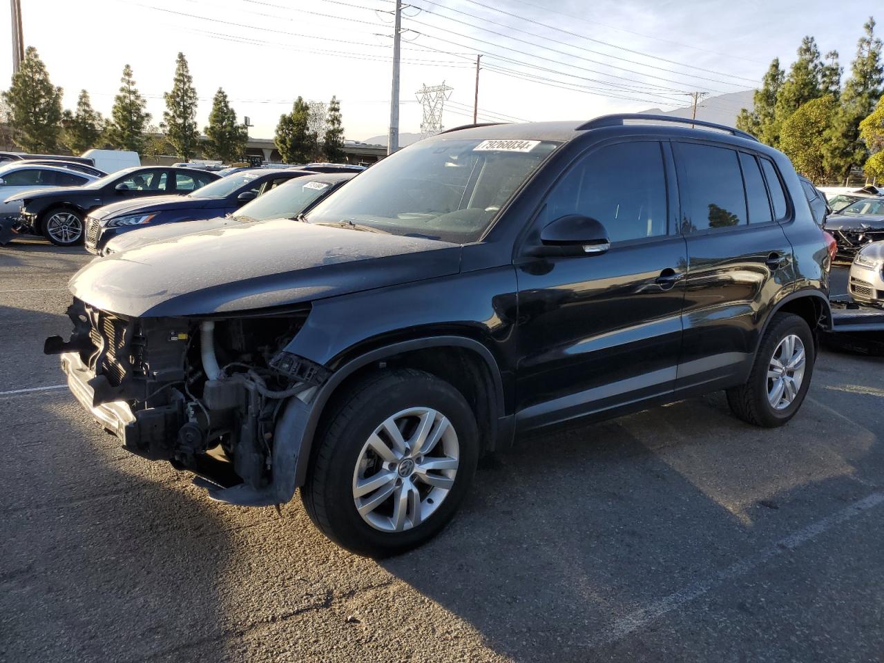 VIN WVGAV7AX4HK002212 2017 VOLKSWAGEN TIGUAN no.1