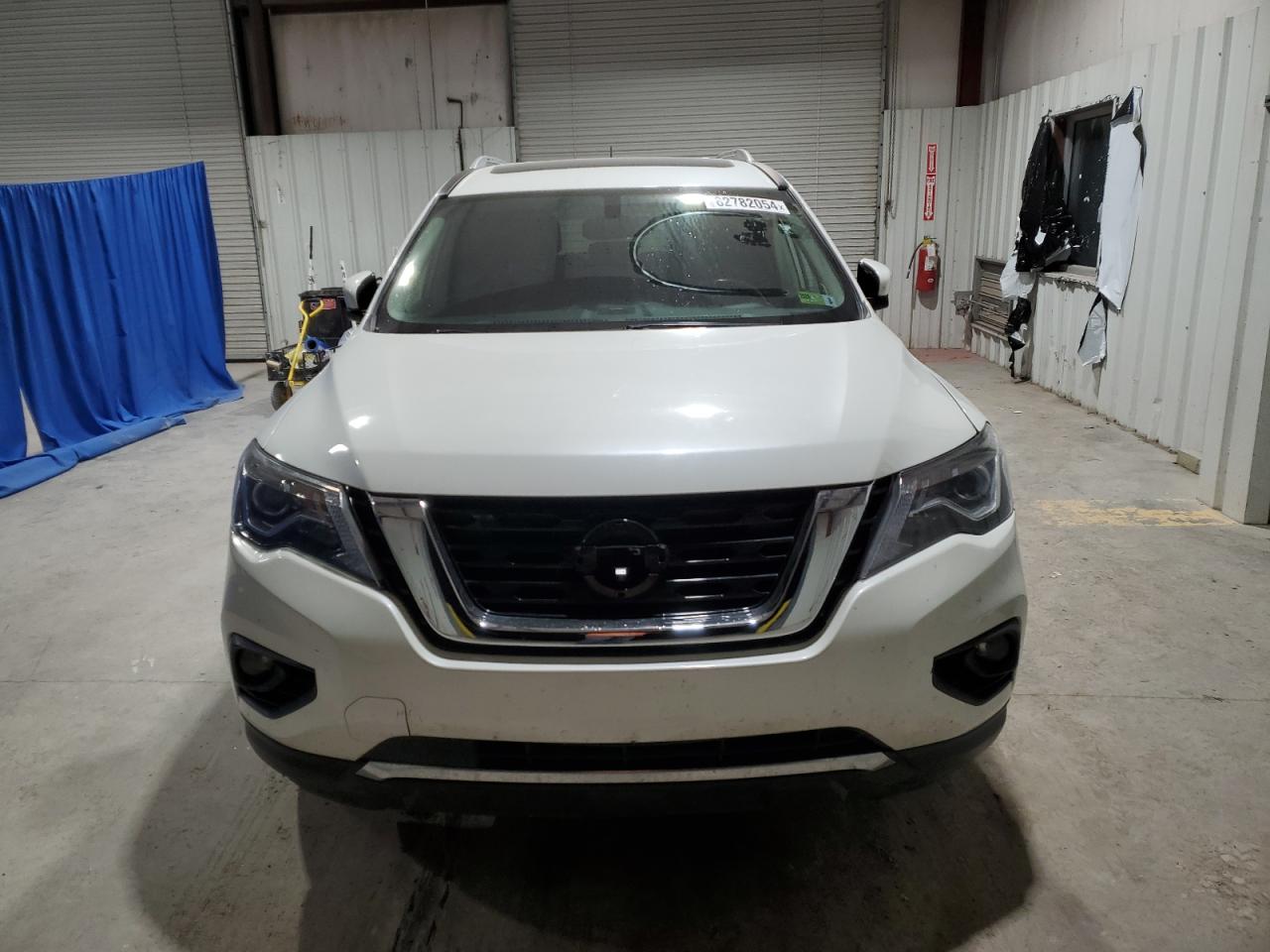 2017 Nissan Pathfinder - Image 5