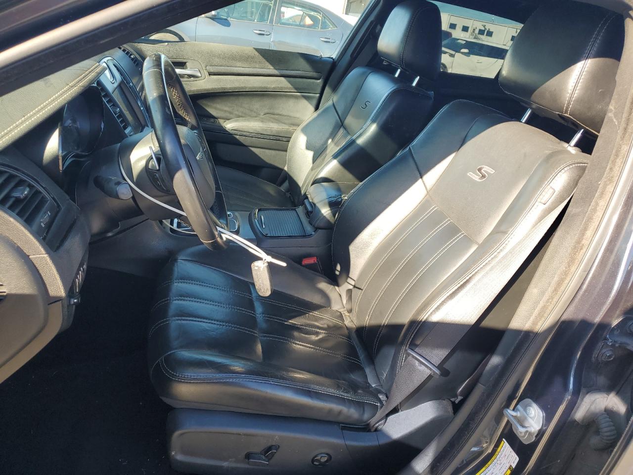 2016 Chrysler 300 - Image 7