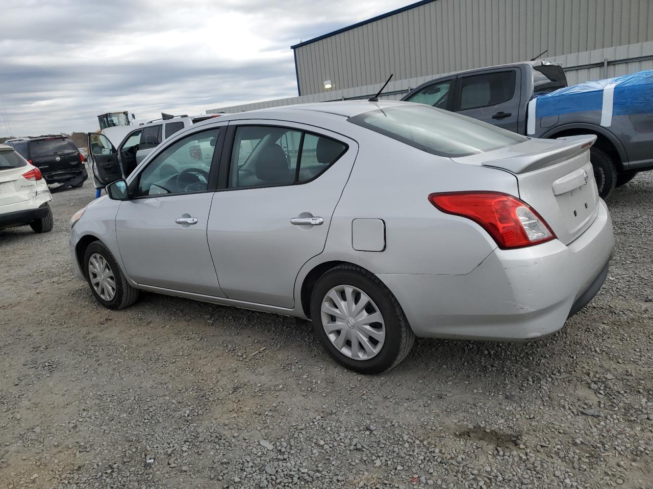 2015 Nissan Versa - Image 2