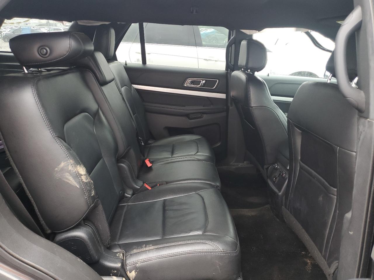 2017 Ford Explorer - Image 11