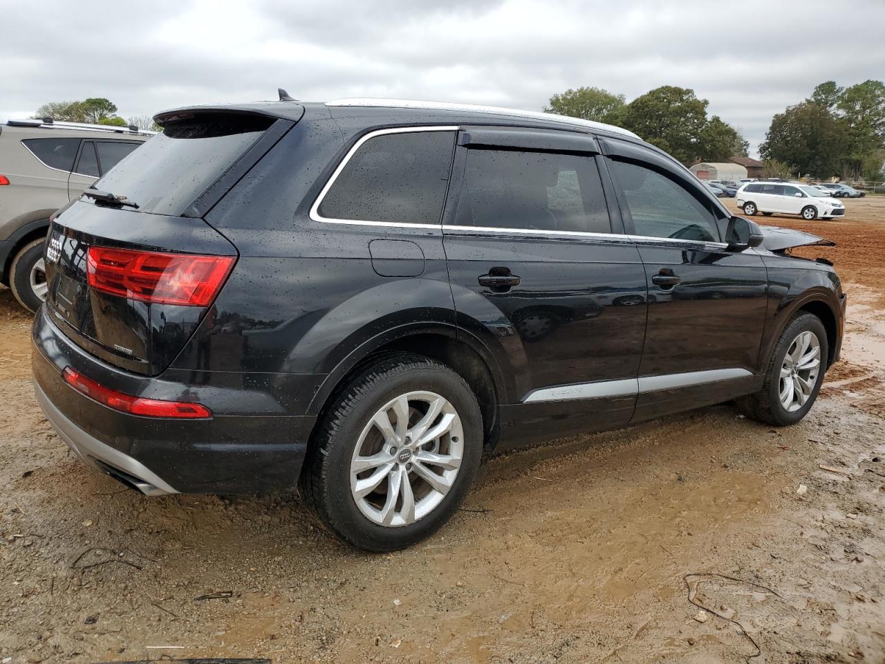 2017 Audi Q7 Premium VIN: WA1AHAF71HD043011 Lot: 79470004