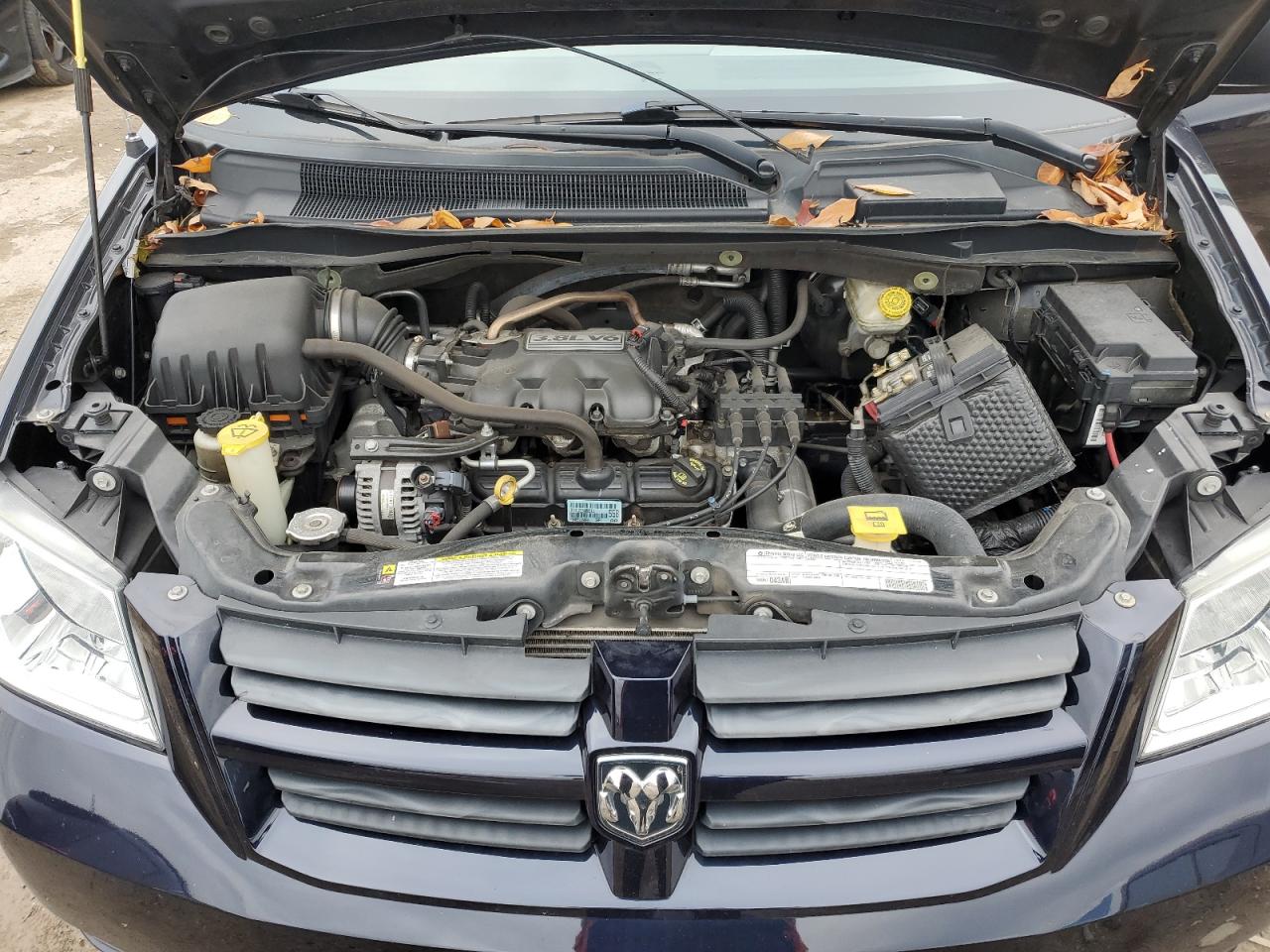 2010 Dodge Caravan - Image 14