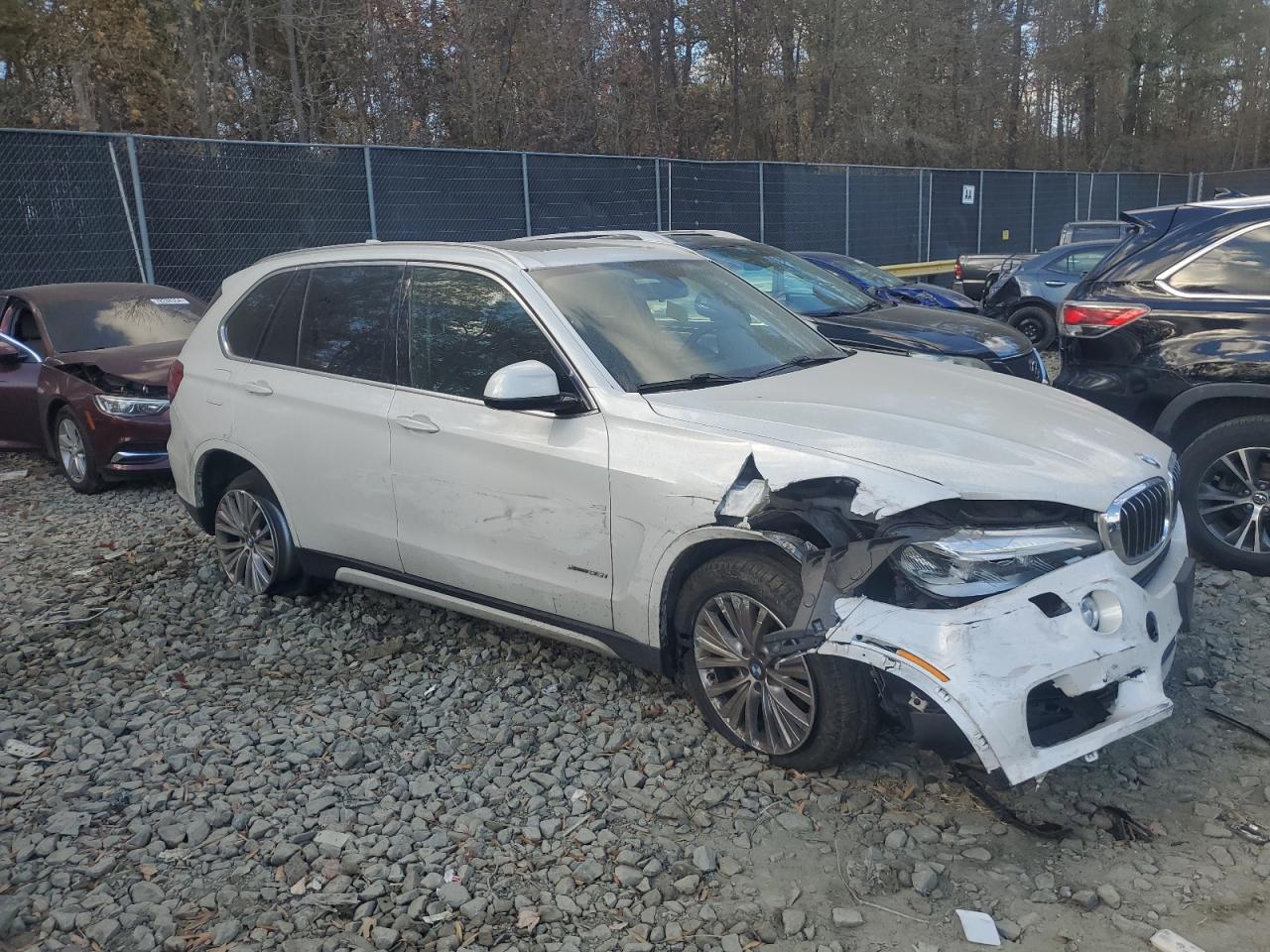 VIN 5UXKR0C57G0S89313 2016 BMW X5 no.4