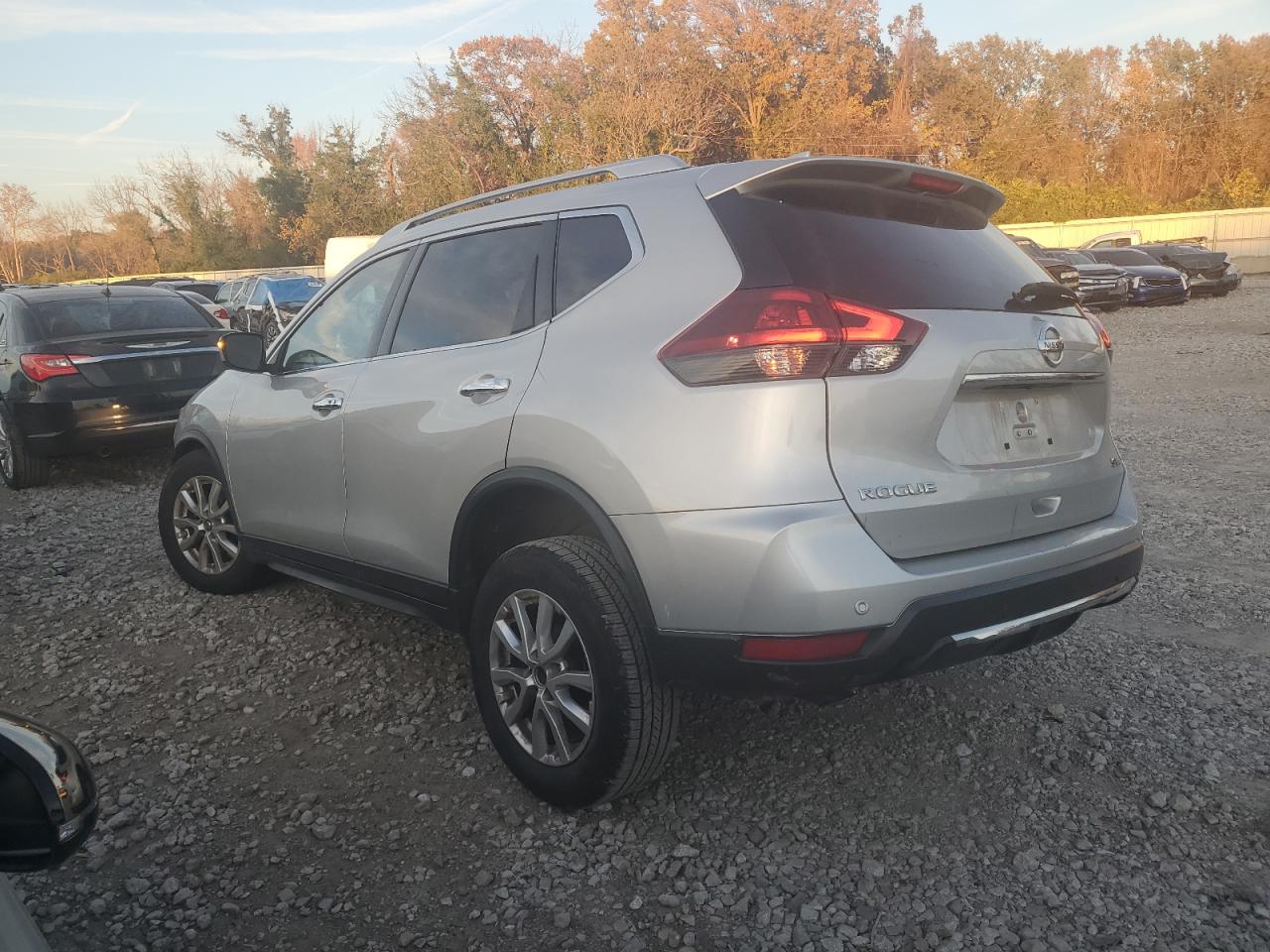 VIN JN8AT2MV0KW396870 2019 NISSAN ROGUE no.2