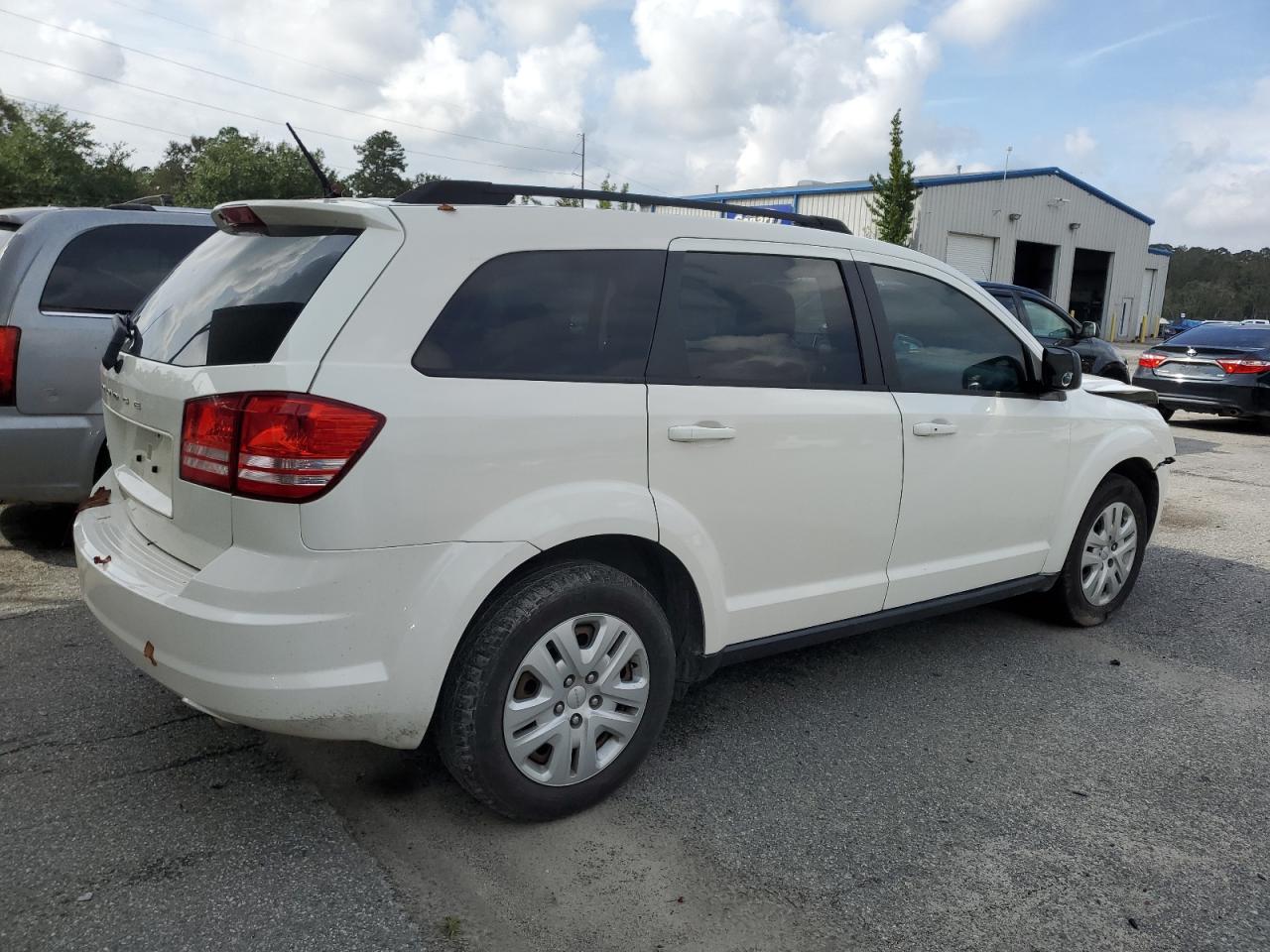 2018 Dodge Journey - Image 3