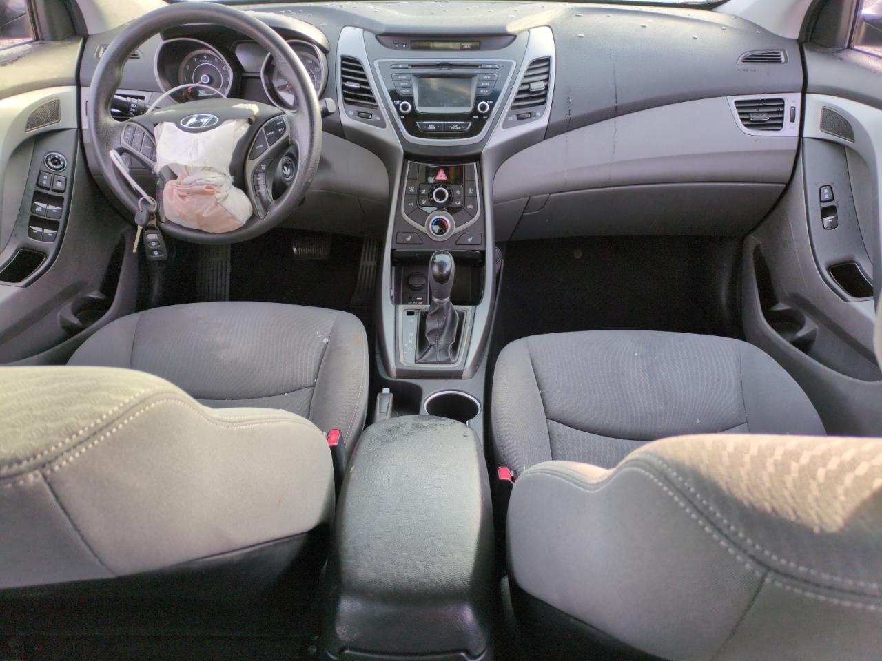 2014 Hyundai Elantra - Image 8