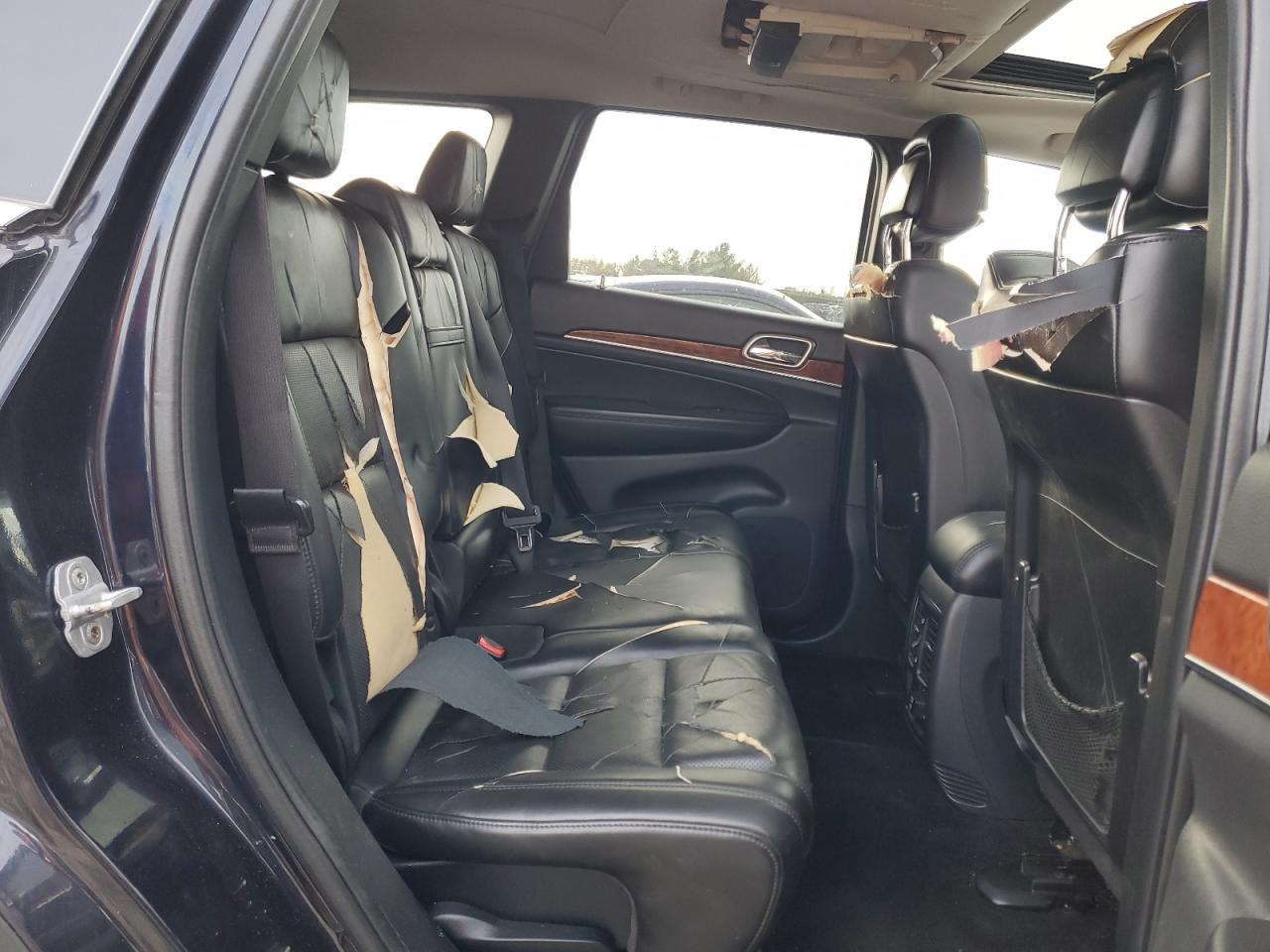 2011 Jeep Grand Cherokee - Image 11