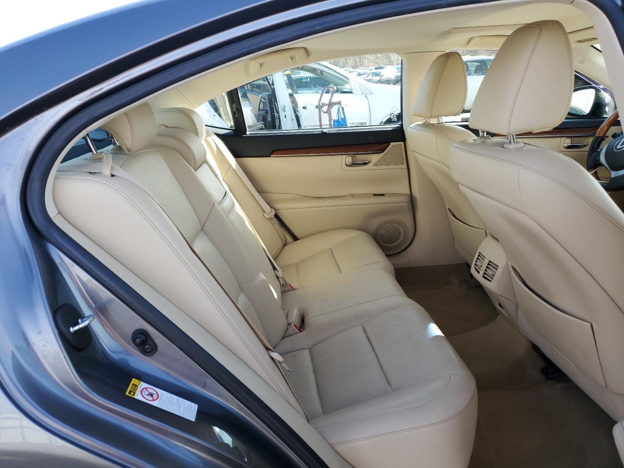 2013 Lexus ES - Image 10