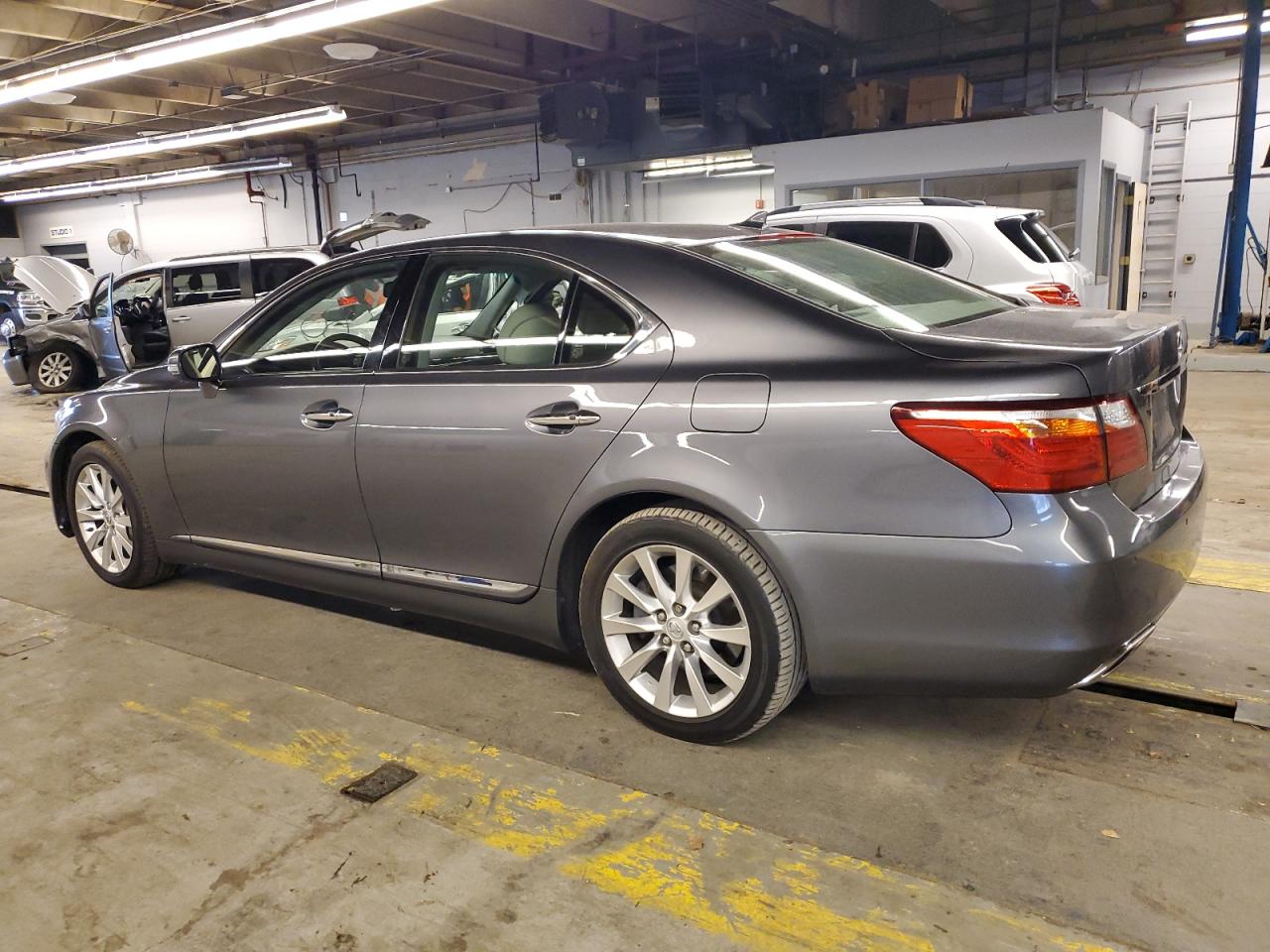 2012 Lexus LS - Image 2