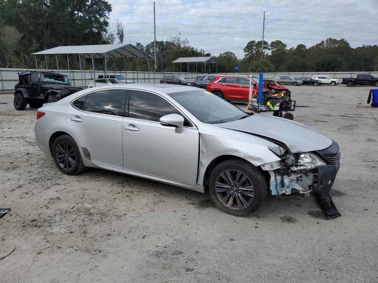 2015 Lexus ES - Image 4