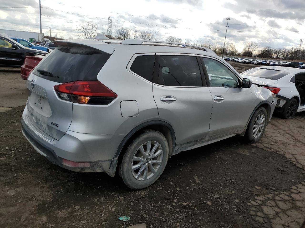 2020 Nissan Rogue - Image 3