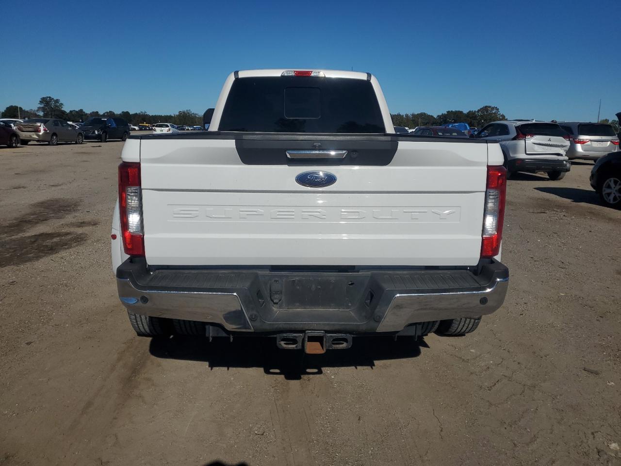 2017 Ford F350 - Image 6