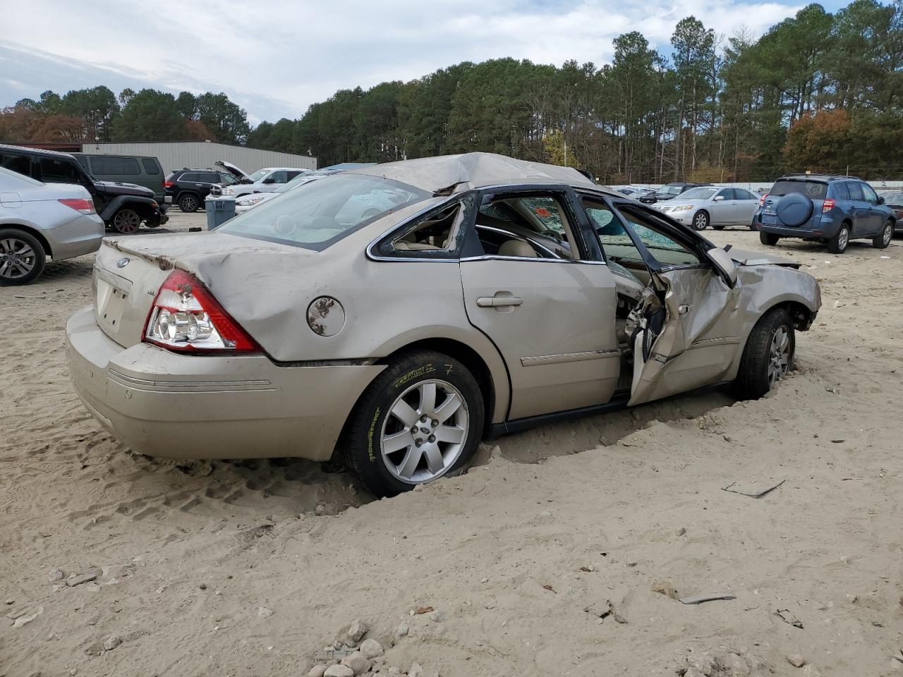 2005 Ford Five Hundred - Image 3