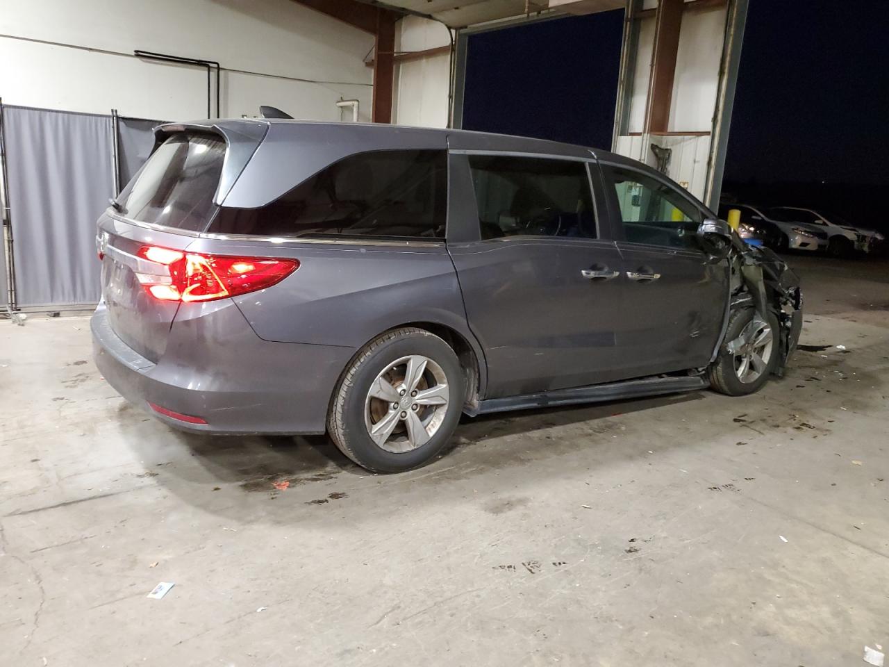 2018 Honda Odyssey - Image 3