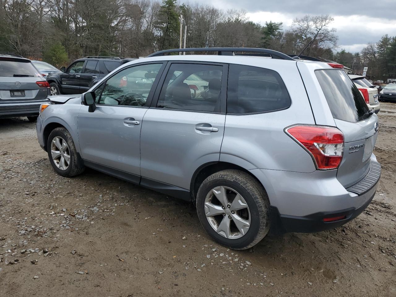 VIN JF2SJADC6FH573755 2015 SUBARU FORESTER no.2