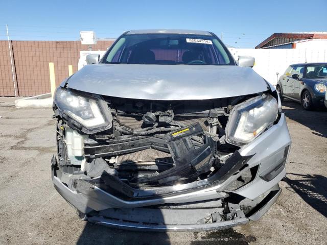  NISSAN ROGUE 2017 Srebrny