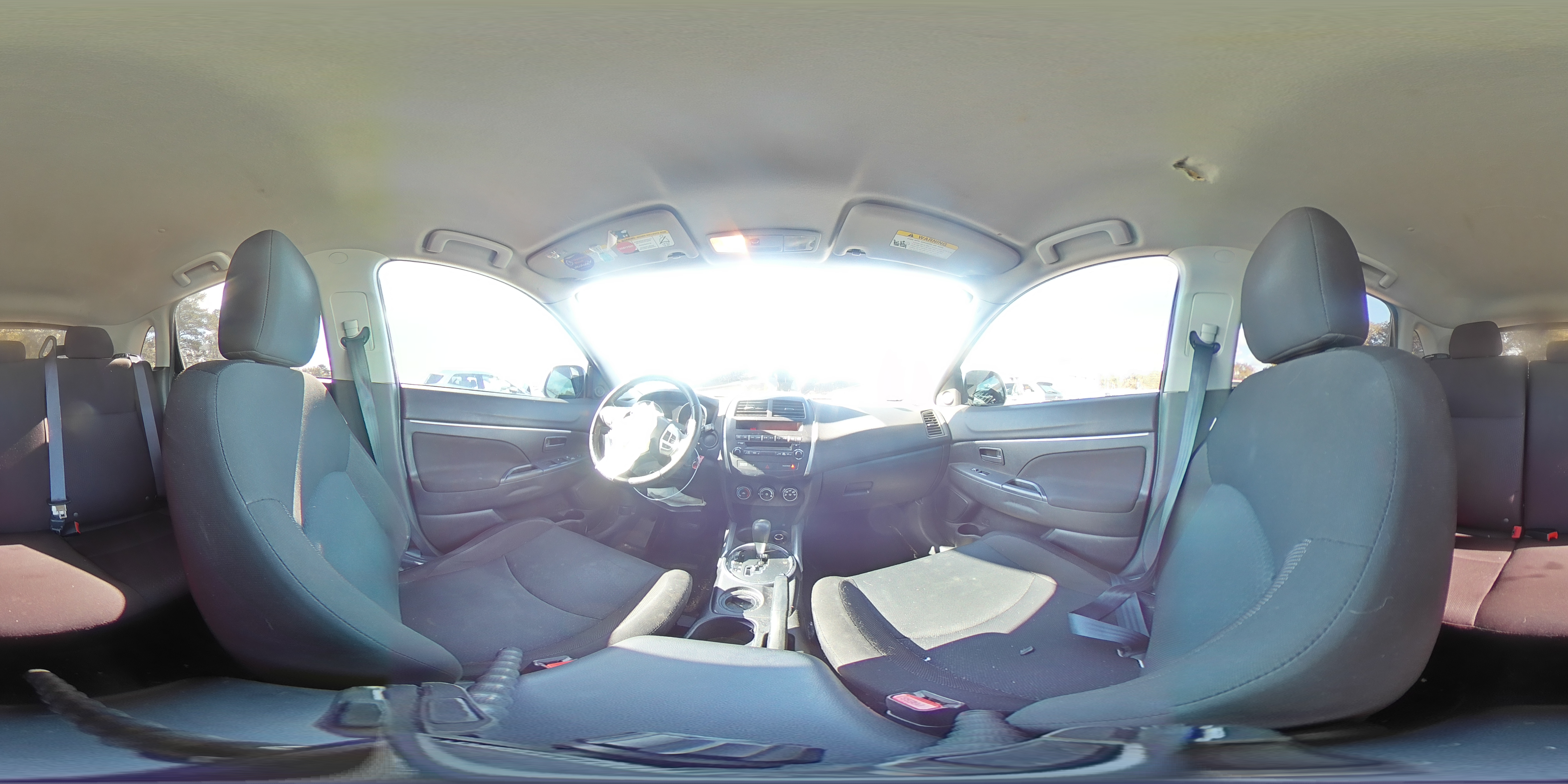 2012 Mitsubishi Outlander - Image 13