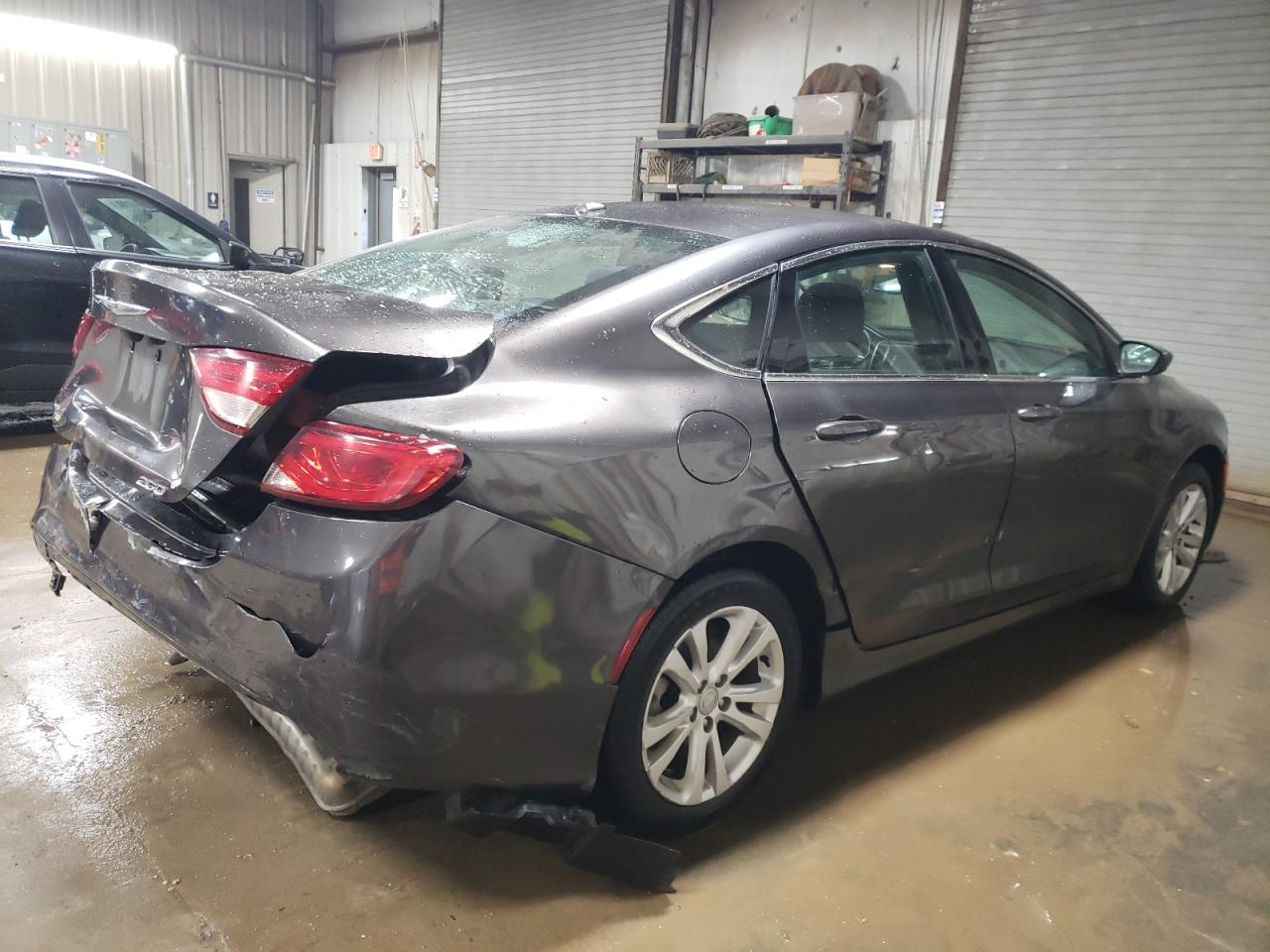 2015 Chrysler 200 - Image 3