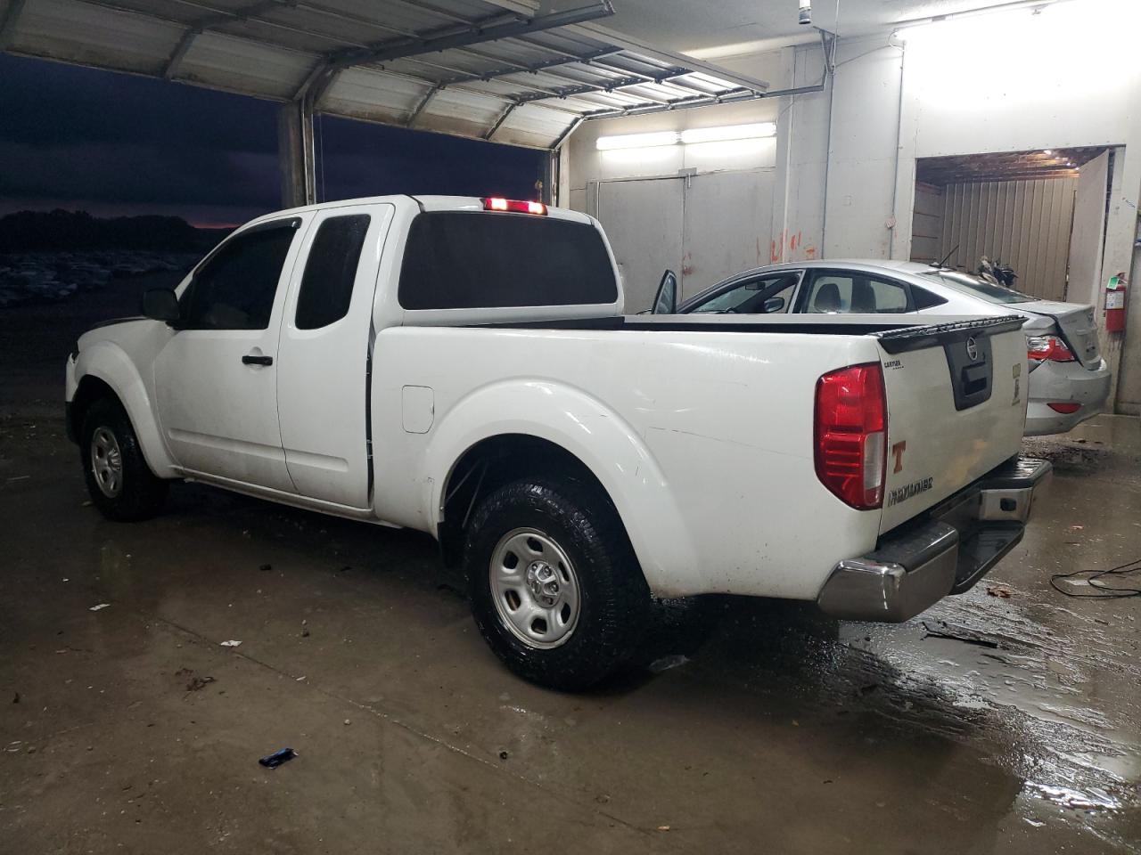 2016 Nissan Navara (Frontier) - Image 2