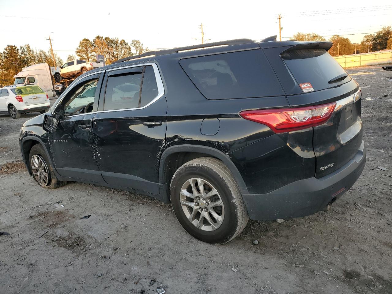 2019 Chevrolet Traverse - Image 2