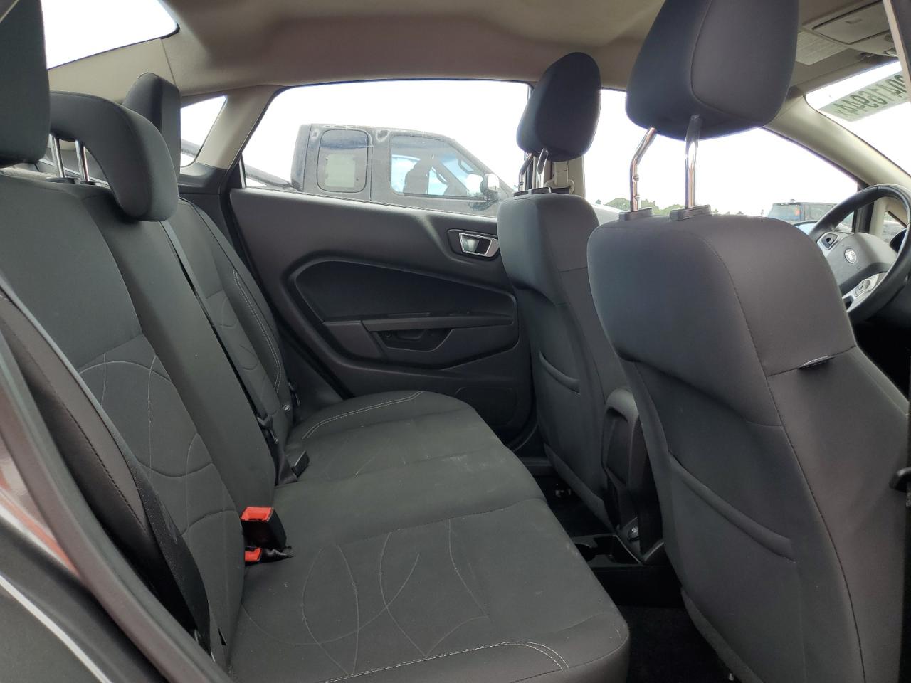 2016 Ford Fiesta - Image 10
