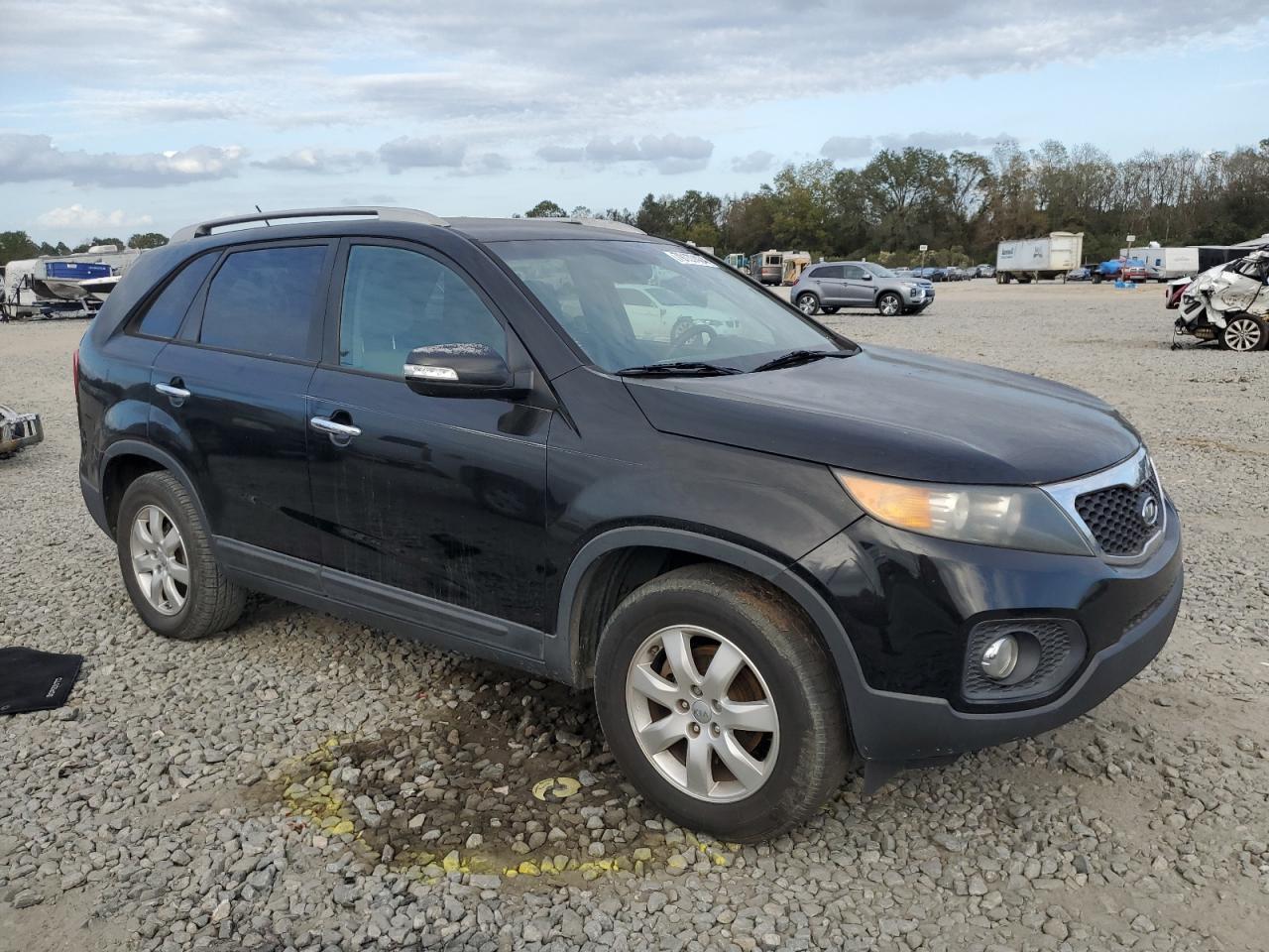 VIN 5XYKT3A69DG414642 2013 KIA SORENTO no.4