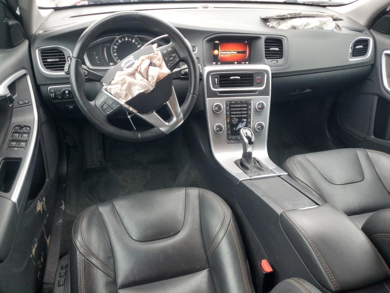 2017 Volvo V60 - Image 8